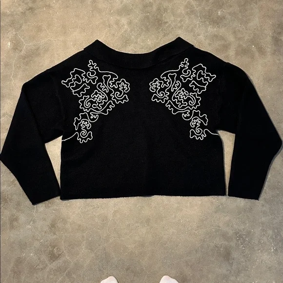 Vintage Wool Blend Cropped Sweater with White Embroidery - Picture 4 of 16